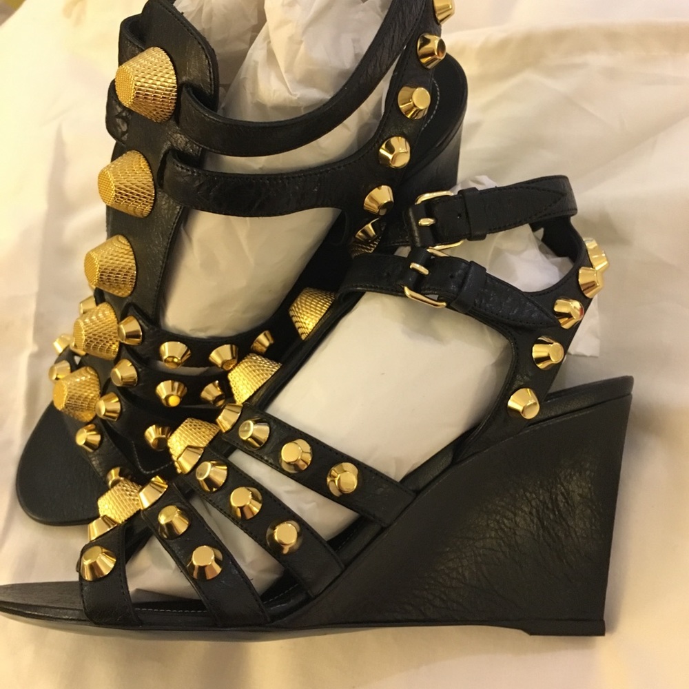 NEW. Balenciaga Black Arena Leather Wedge Sandals - Picture 5 of 6